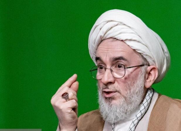 حوزه علمیه باید نقش رهبری فکری جامعه را ایفا کند