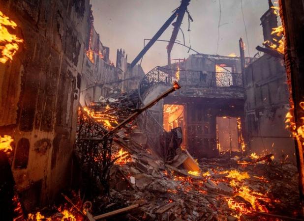 بازگشت بادهای «سانتا آنا» به دوزخ لس‌آنجلس و گسترش قطعی برق