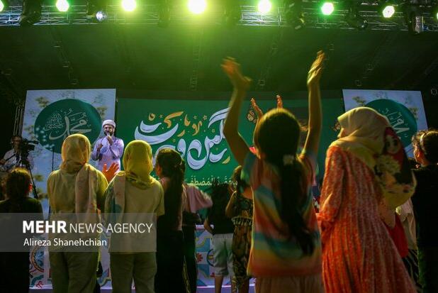 برگزاری جشن وحدت و ولادت پیامبر رحمت در حسین‌آباد شهرستان دلگان