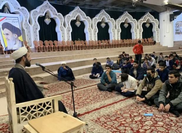 اسفندیاری: دفاع مقدس الگوی عبور از نبردهای نابرابر پیش از ظهور است
