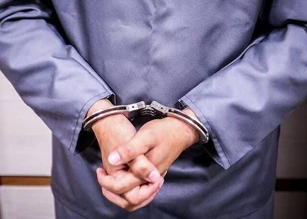 مردی متهم به اعمال نفوذ در ادارات رباط‌کریم دستگیر شد