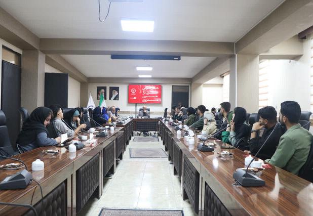 ادبیات می‌تواند درمانگر نارسایی‌های فرهنگی جامعه باشد