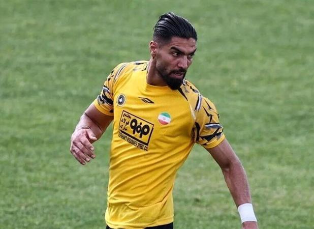 مهاجم پرسپولیسی در آستانه پوشیدن پیراهن استقلال!