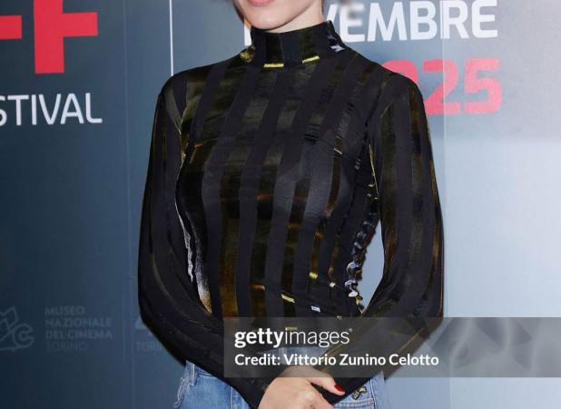 فرشته حسینی برای همیشه از ایران رفت