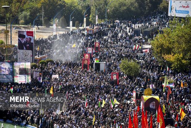 غوغای تشییع قهرمان در اصفهان/نصف جهان پای انقلاب بودن را تکرارکرد