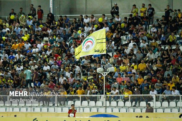 تماشای رایگان بازی فجر شهید سپاسی و نیروی زمینی در ورزشگاه حافظیه