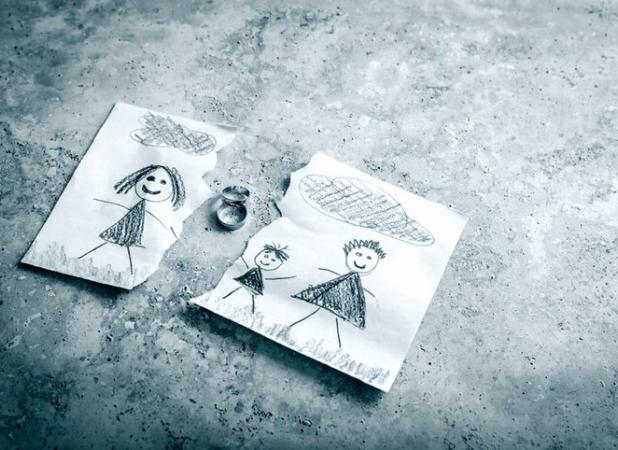 نسبت احساس گناه در فرزندان طلاق و اعتماد به نفس؛کودک «واسطه پیام» نیست