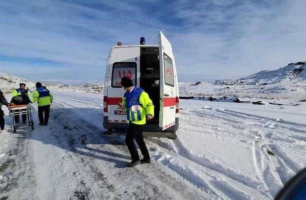 طرح امداد زمستانی اورژانس ۱۱۵ مشهد در محورهای جاده‌ای آغاز شد