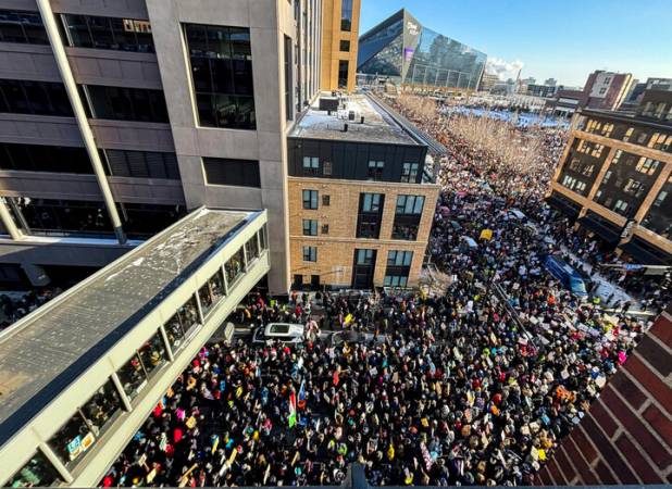 تداوم تظاهرات و اعتصاب در شهرهای مختلف آمریکا