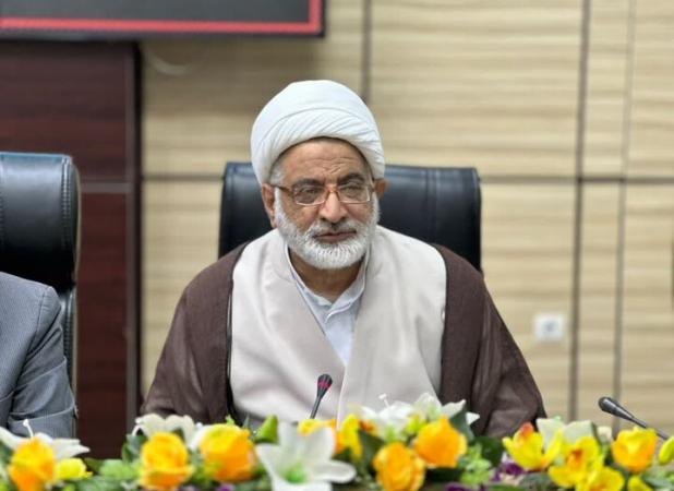 تجلیل از مقام معلم باید فراگیر و فراساختاری باشد
