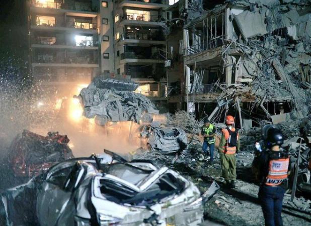 تل‌آویو: شلیک ۳۸۰ موشک بالستیک و ۱۵ موج حمله از سمت ایران