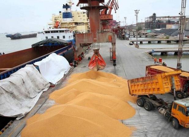 صادرات بیش از ۵ میلیون تن کالای نفتی و غیر نفتی در بنادر غرب هرمزگان