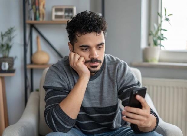 دوری از عادت‌های ناسالم گوشی‌های همراه به کمک ذهن‌آگاهی