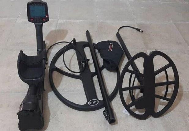 بازداشت ۴ گنج‌یاب و کشف باروت و تجهیزات حفاری در مهریز