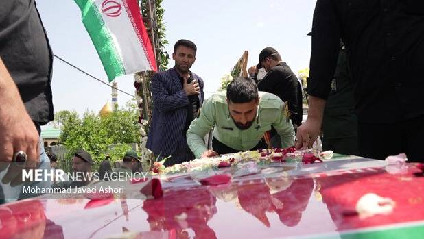 خانواده شهید حقیقت: محمود برای خدمت به مردم و امنیت کشور رفت