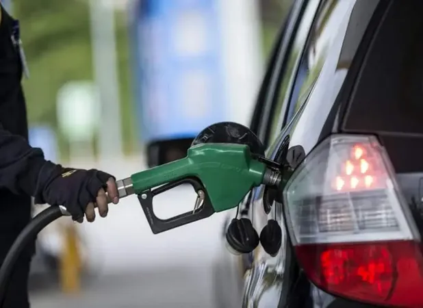 تغییرات قیمت بنزین سوپر باز هم خبرساز شد