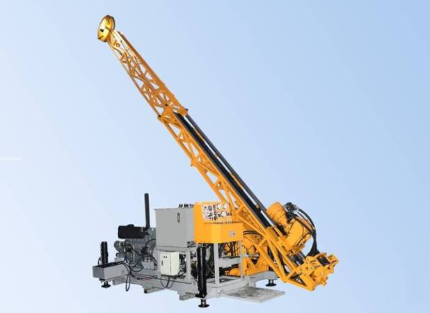 توقیف دستگاه حفاری قاچاق در سیریک