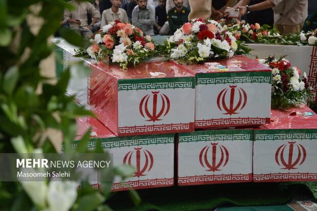 ایران با پیکر لاله های فاطمی عطرآگین شد؛بدرقه قهرمانان وطن بر دوش مردم