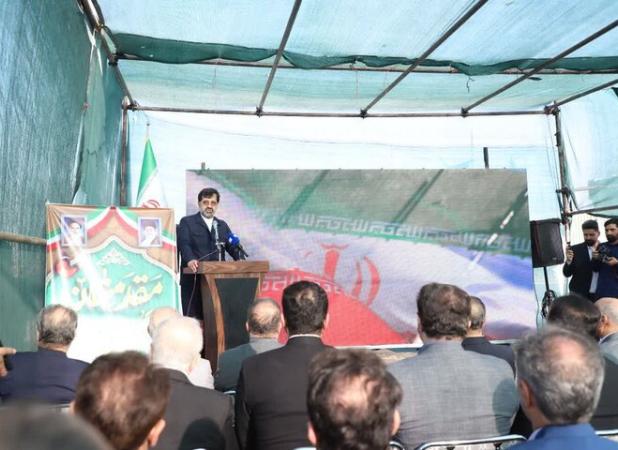 صدور بیش از ۲۶۰۰مگاوات پروانه احداث نیروگاه‌های برق خورشیدی در قم
