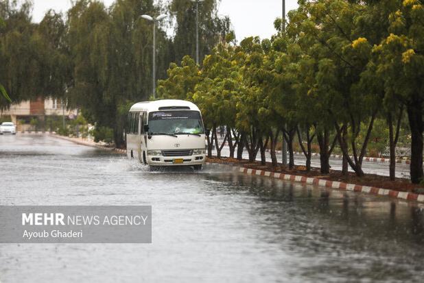 وضعیت آبگرفتگی در محلات بالای شهر بندرعباس