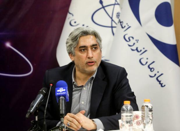 ادای احترام مسئولان قم به مقام شهید دانشمندهسته‌ای «سید امیرحسین فقهی»