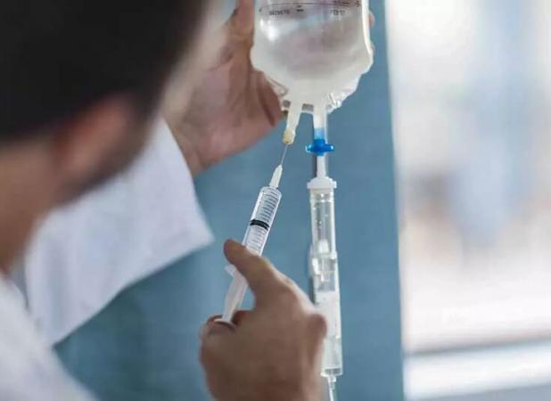 مصرف سرم در کشور ۲ برابر شد؛ ضرورت تجویز منطقی دارو و نظارت بیشتر