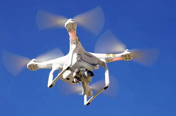 روایتی از یک نوجوان خلاق ملایری که رویای پرواز می‌سازد