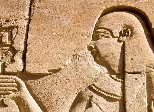 زیباترین زن و خطرناک‌ترین ملکه تاریخ که بود؟