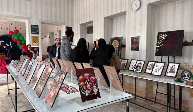 گشایش نمایشگاه هنرهای تجسمی دارالفنون اردکان با ۱۳۰ اثر دانش‌آموزی