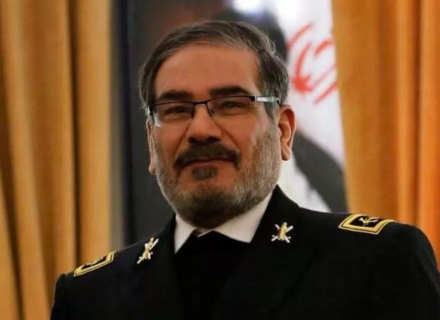 عکسی از شمخانی در ۲۶ سالگی در جبهه