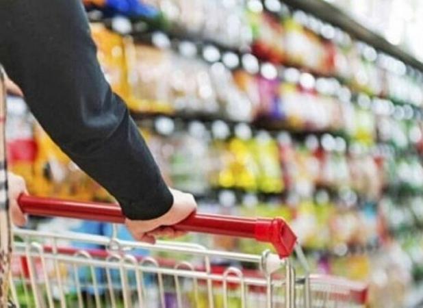 کالاهای اساسی مورد نیاز در تنگستان تامین شود