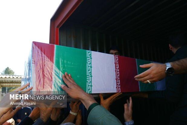 پیکر مطهر ۱۳ شهید گمنام وارد مشهد شد