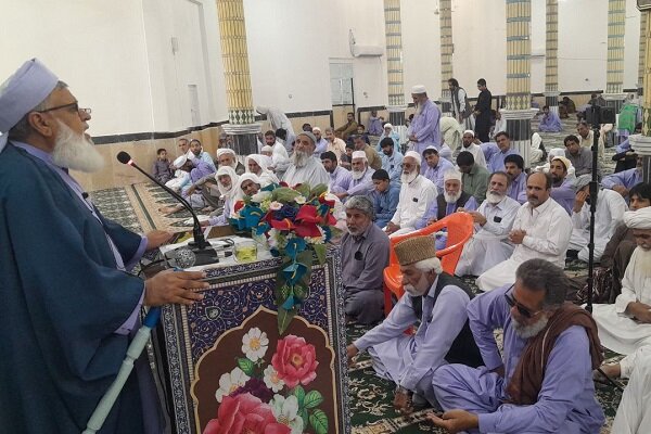 امام جمعه اهل سنت خاش: درآمد نامشروع مانع تربیت فرزندان سالم است