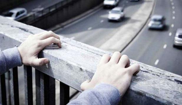 پیشگیری از خودکشی نیازمند رویکردی جامع و حمایت ‌روانی از افراد در معرض خطر است