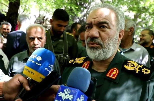 سپاه خدمت‌رسانی به مردم را با جدیت دنبال می‌کند