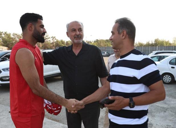 جیب پر از پول پرسپولیس برای نظم مالی بازیکنان در رختکن