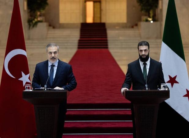 سفر وزیر خارجه ترکیه به سوریه و دیدار با «جولانی»