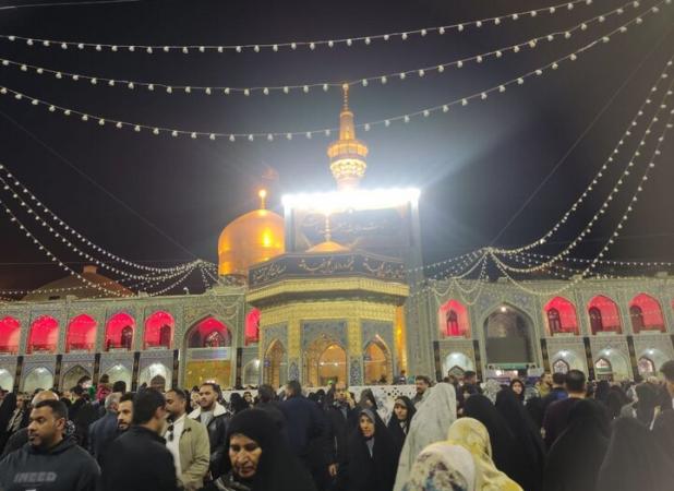حال و هوای حرم امام رضا(ع) در شب شهادت حضرت زهرا(س)