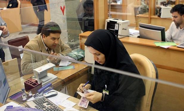 خاندوزی: دولت از علاج بانک‌های ناتراز عقب‌نشینی نمی‌کند