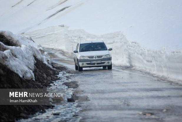 تلاش بی‌وقفه راهداران در استان سمنان؛ تردد در تمام جاده‌ها برقرار شد
