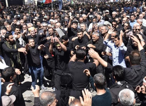 اجتماع مردم ایلام در روز عاشورای حسینی