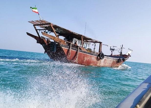 فرماندار جاسک: صیدهای مخرب تهدیدی برای سواحل و معیشت صیادان بومی است