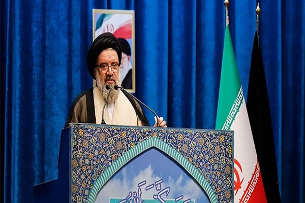 ولایت فقیه در جمهوری اسلامی دژ مستحکمی در مقابل دشمنان است