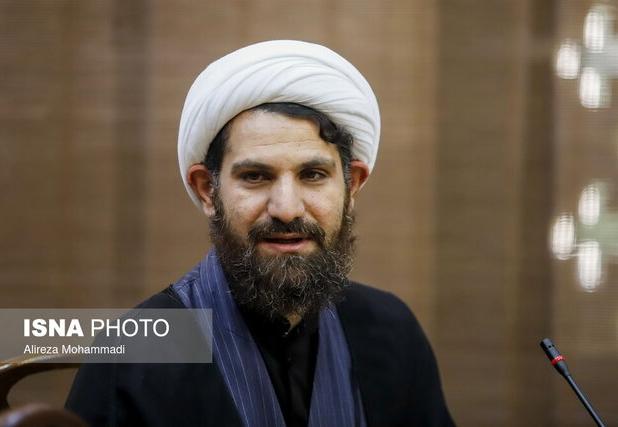 انقلاب اسلامی به عنوان یک تجربه موفق باعث اتحاد حوزه و دانشگاه شد