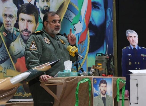 امیر واحدی: باید مراقب دشمن و اقدامات و روایت‌سازی‌های آنان بود