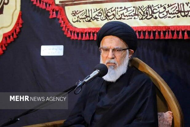 امام خمینی(ره) پرچمدار مبارزه الهی با نظام سلطه بود