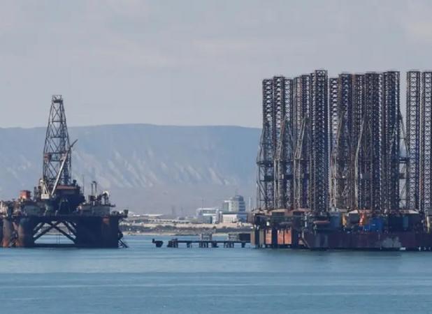 حمله اوکراین به یک دکل نفتی در دریای خزر