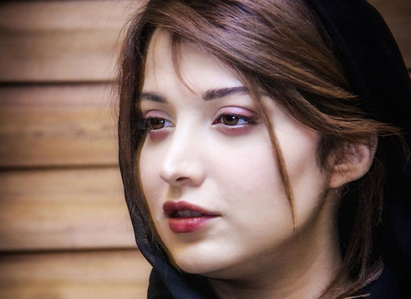 روشنک گرامی بازهم با یک استایل خاص خودنمایی کرد