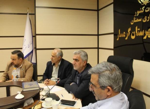 تأکید فرماندار گرمسار بر نظارت بیشتر بر اصناف و عرضه کالاها با سودکمتر