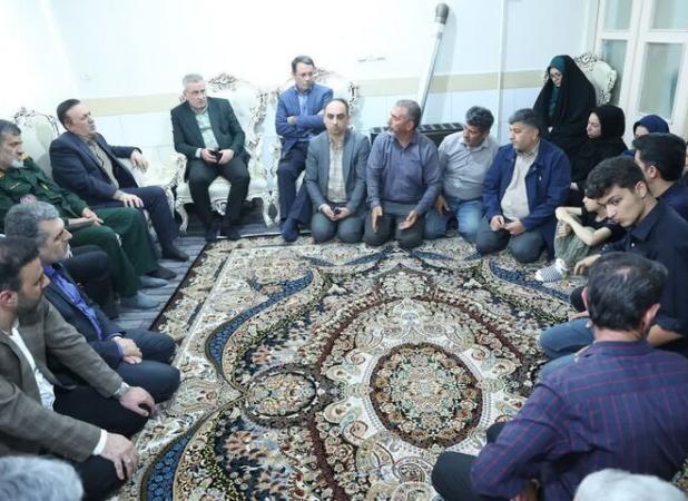 دیدار استاندار قزوین با خانواده مفقودین حادثه بندر شهید رجایی